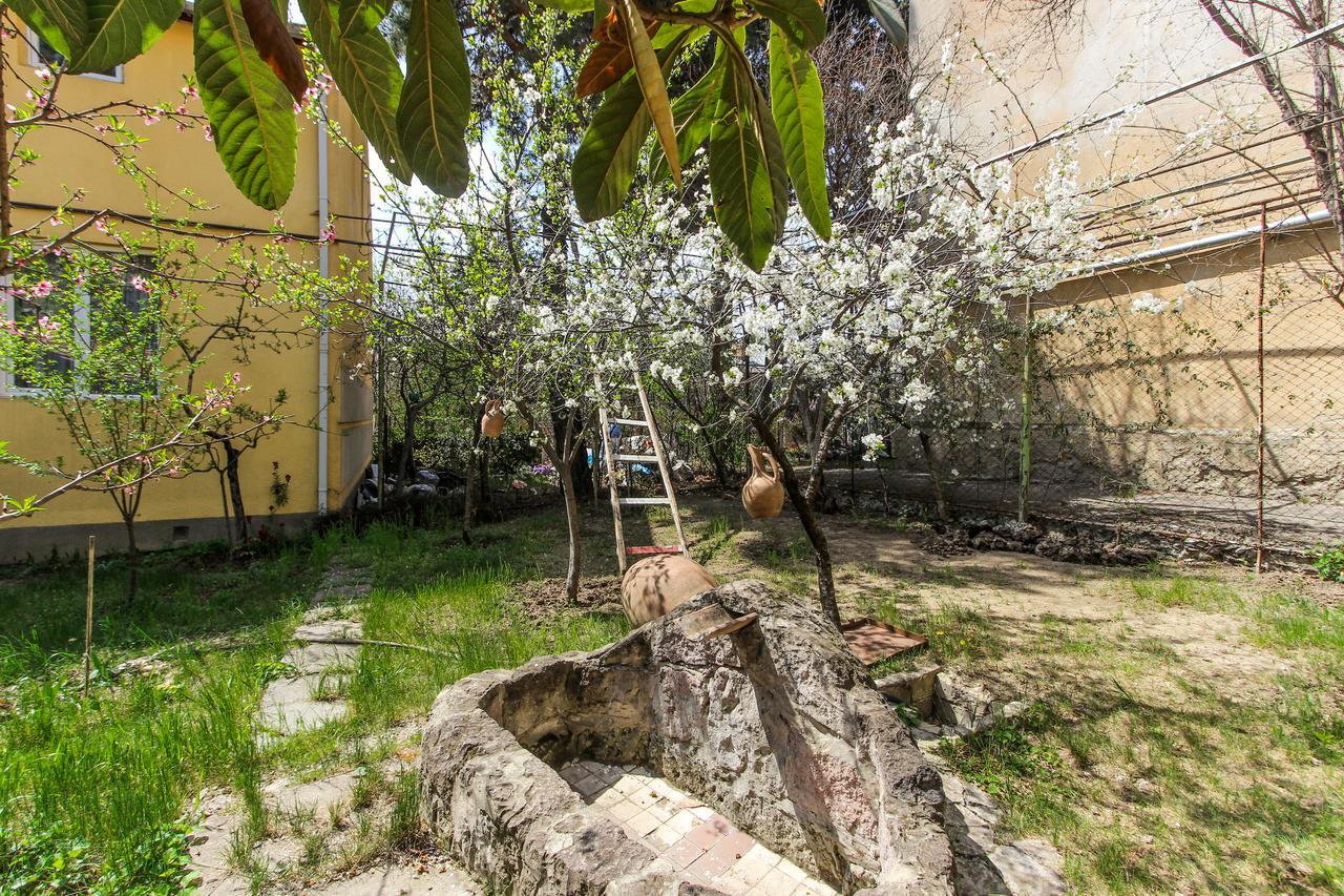 Apartment Gardens 44 Tbilisi Exterior photo